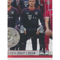 BAM1718 - Sticker 8 - Mannschaftsbild - Panini FC Bayern...