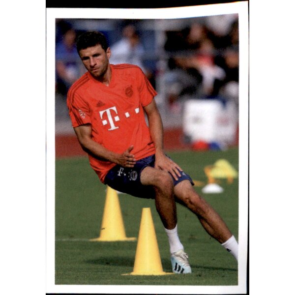 Sticker 147 - Training- Panini FC Bayern München 2019/20